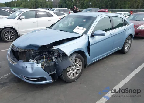 2014 Chrysler 200 Lx z USA, uszkodzony, nr VIN 1C3CCBAG4EN164958